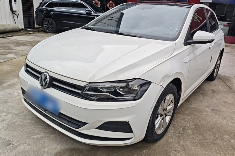 Volkswagen Polo 2020 car image #2