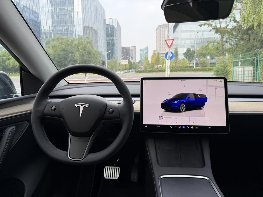 Tesla Model Y 2022 #16 Tesla Model Y 2022 car image #16