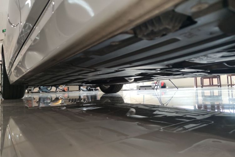 BMW 3 Series 2018 صورة سيارة #27