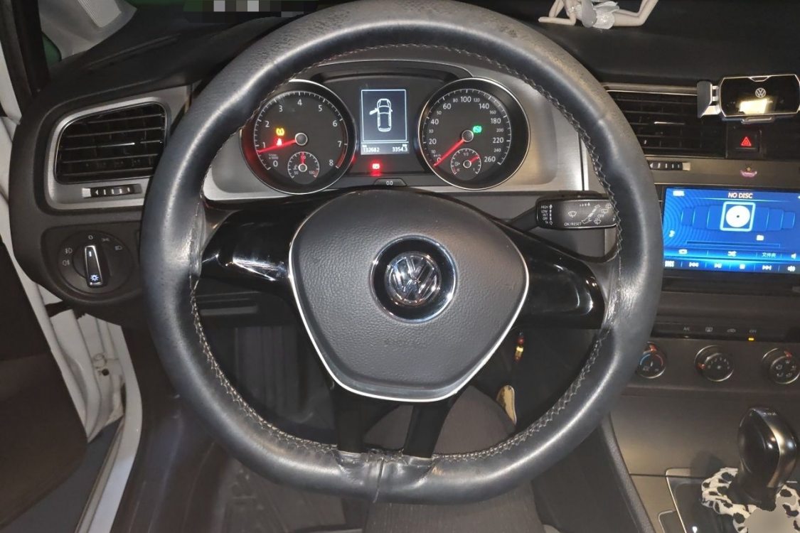 Volkswagen Golf 2016 car image #22