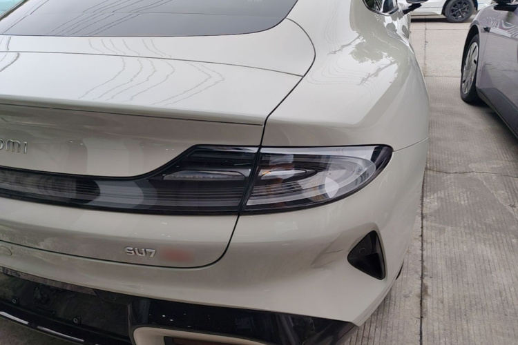 MI SU7 2025 car image #8