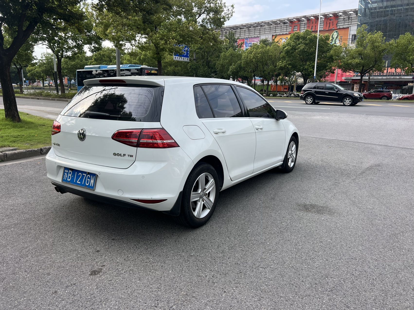 Volkswagen Golf 2014 car image #6