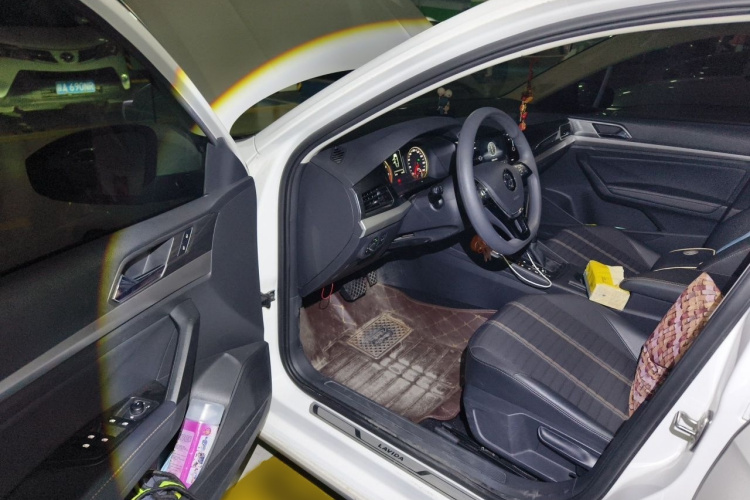Volkswagen Lavida 2020 car image #13