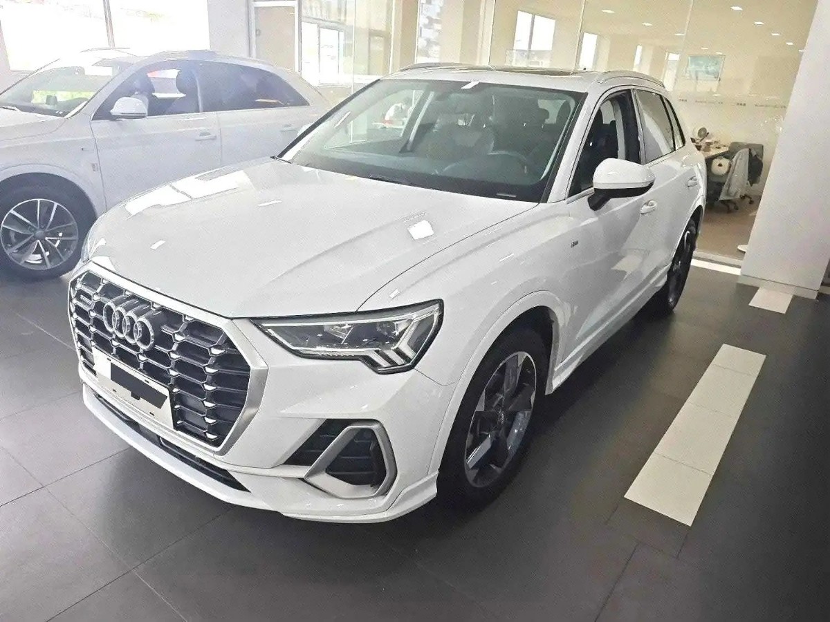 Audi Q3 2019 immagine di auto 