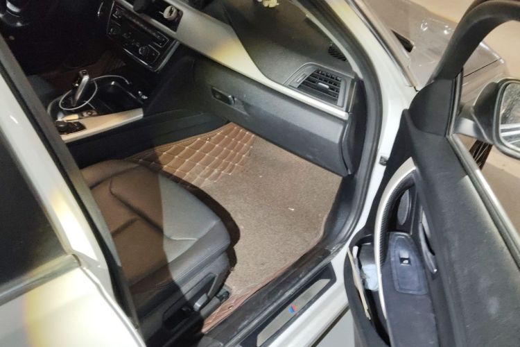 BMW 3 Series 2015 car image #21