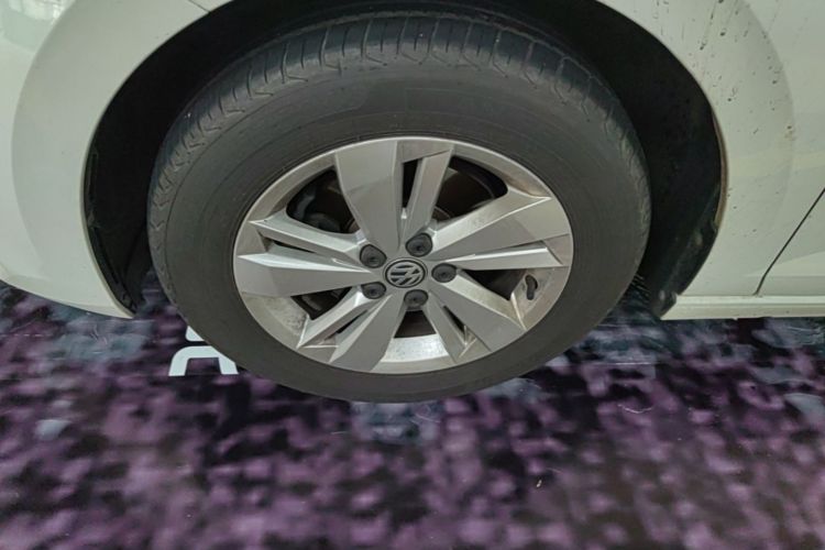 Volkswagen Polo 2020 car image #9