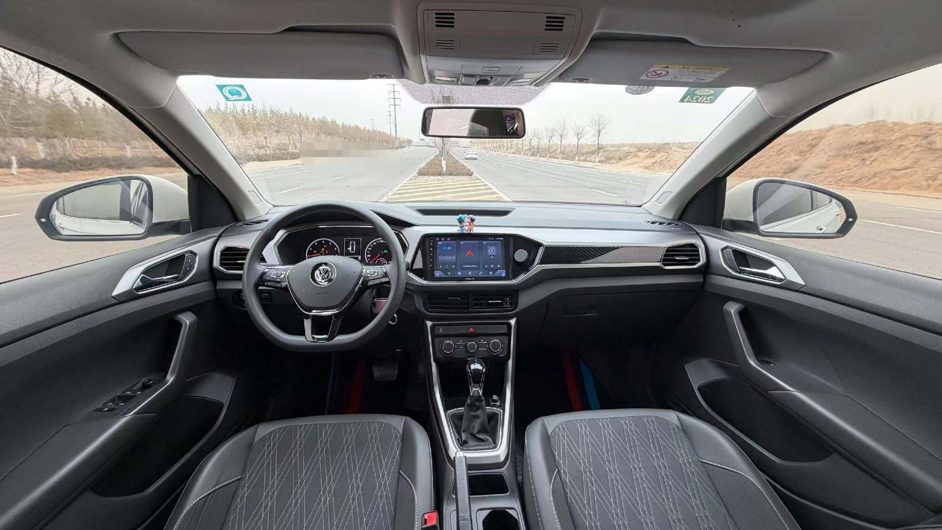 Volkswagen T-Cross 2020 car image #3