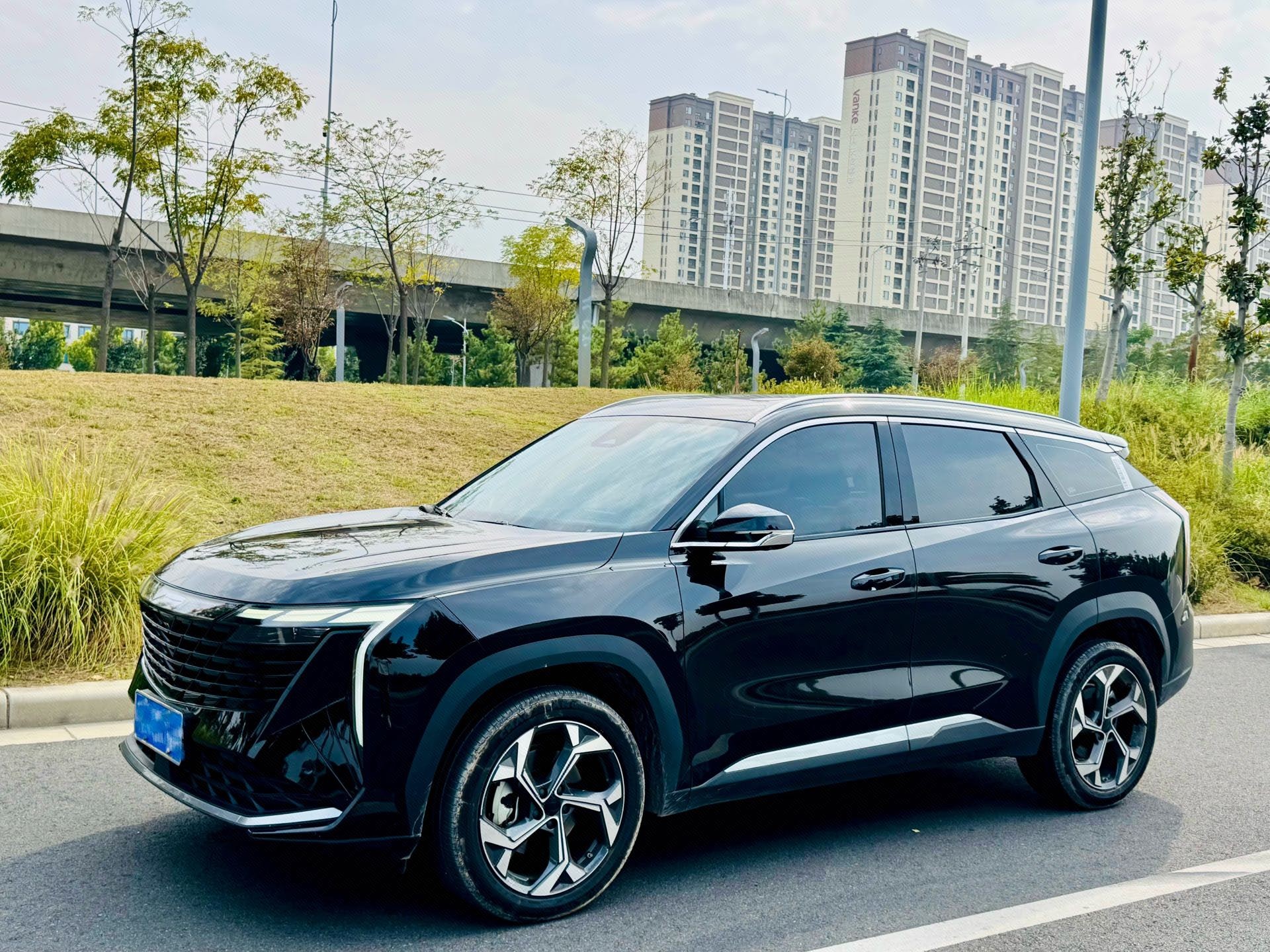 GEELY Boyue L 2025 GEELY Boyue L 2025 car image