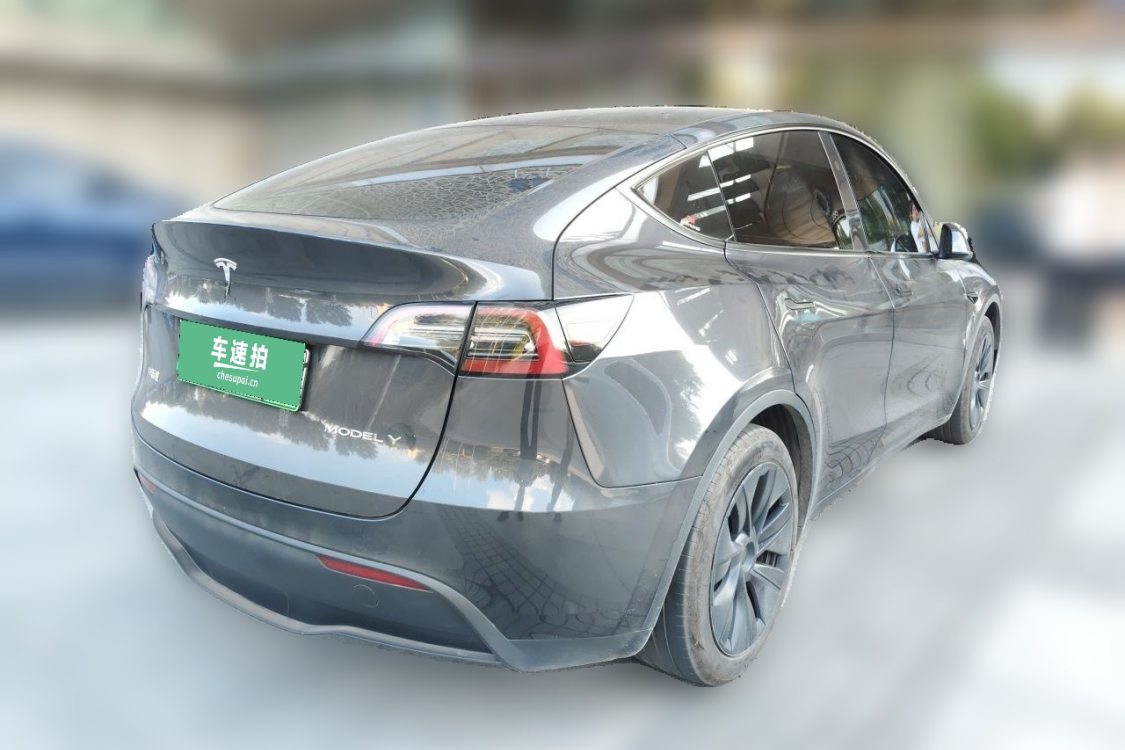 Tesla Model Y 2024 immagine di auto #4