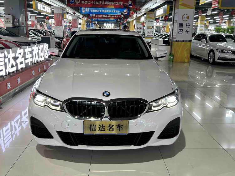 BMW 3 Series 2019 car image #2