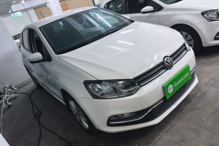 Volkswagen Polo 2015 car image #4