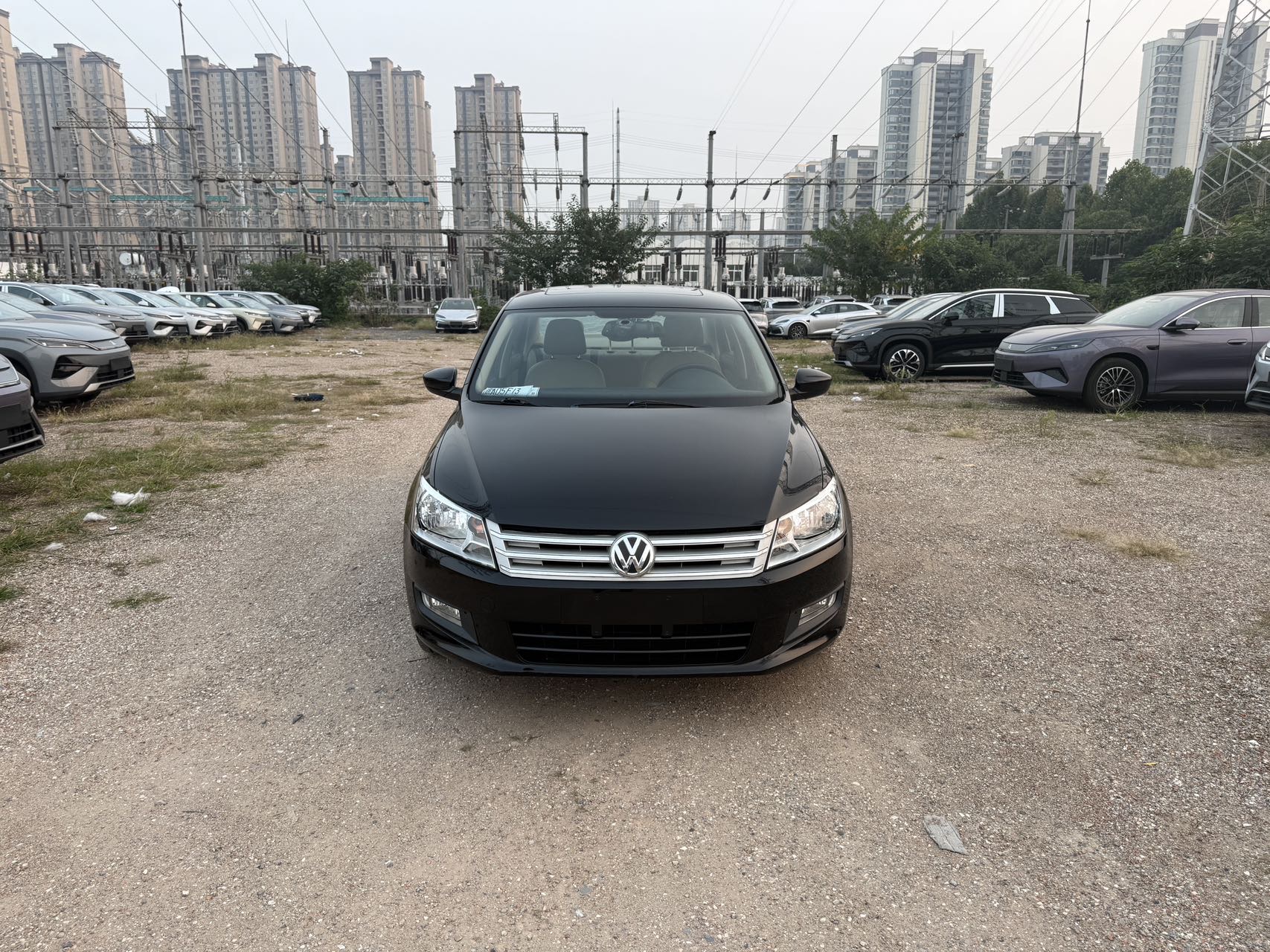 Volkswagen Santana 2014 car image #2