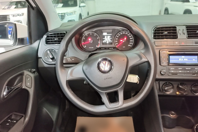 Volkswagen Polo 2016 #11 Volkswagen Polo 2016 car image #11