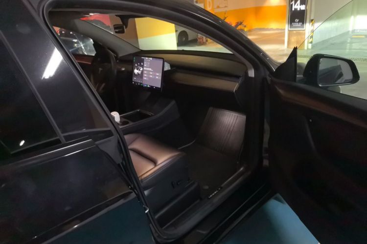 Tesla Model Y 2023 #21 Tesla Model Y 2023 car image #21