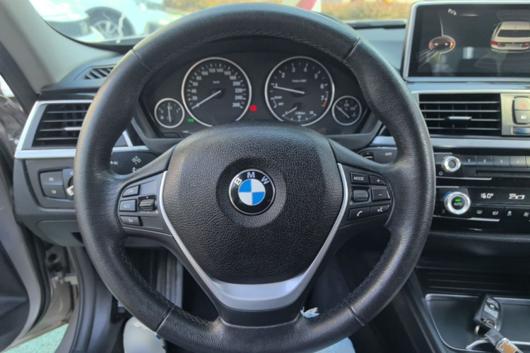 BMW 3 Series 2017 #11 BMW 3 Series 2017 изображение автомобиля #11