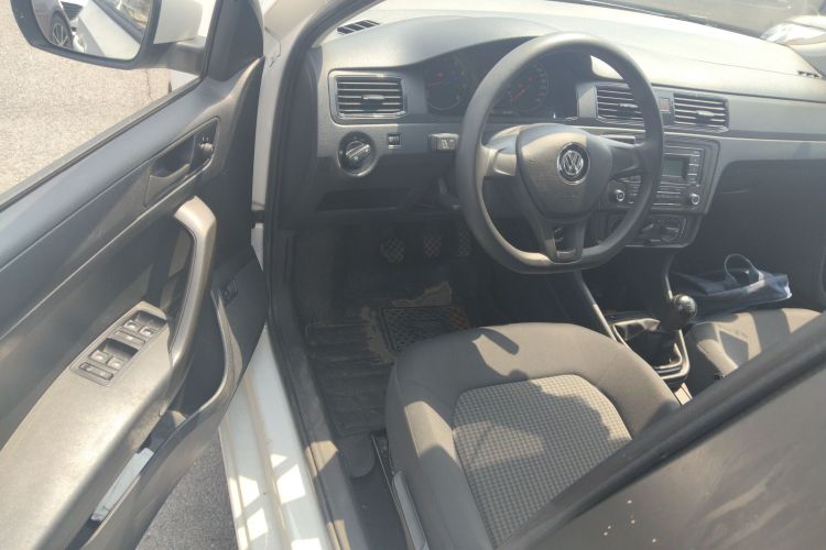 Volkswagen Santana 2019 car image #12