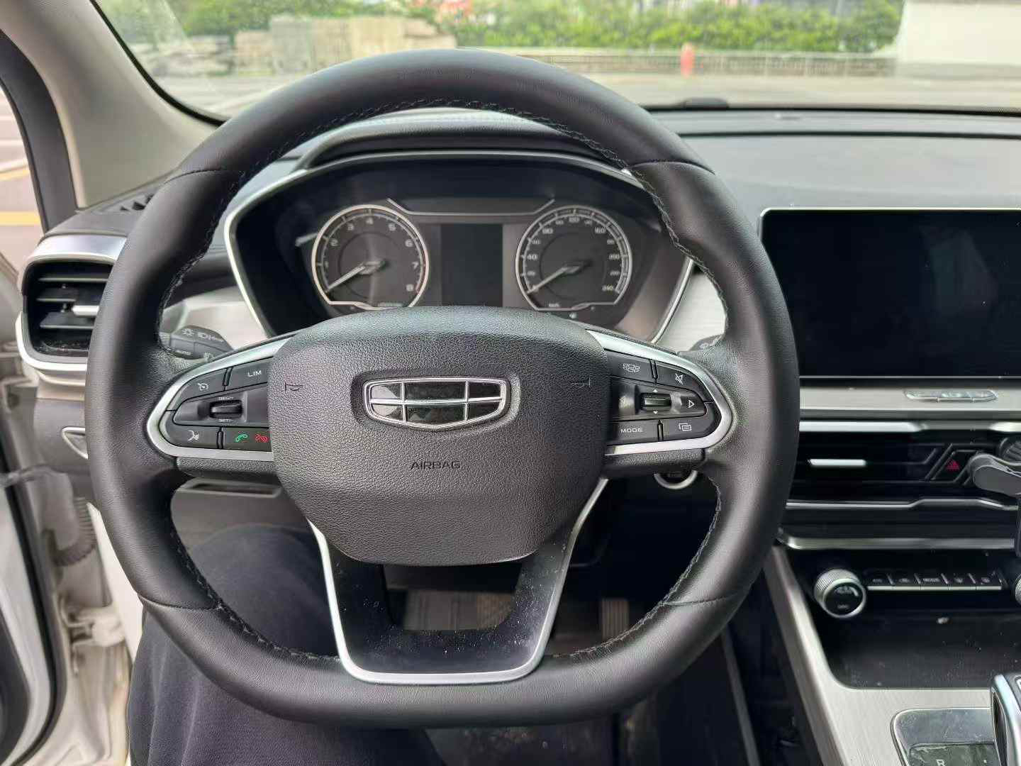GEELY Coolray 2019 #4 GEELY Coolray 2019 car image #4