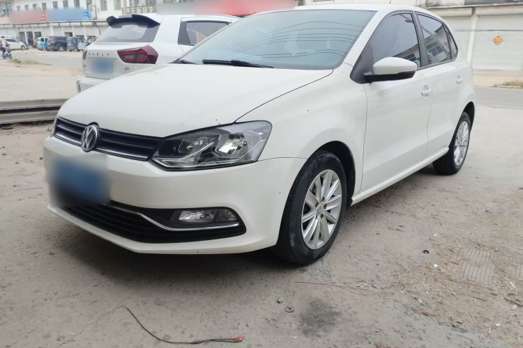 Volkswagen Polo 2015 car image #7