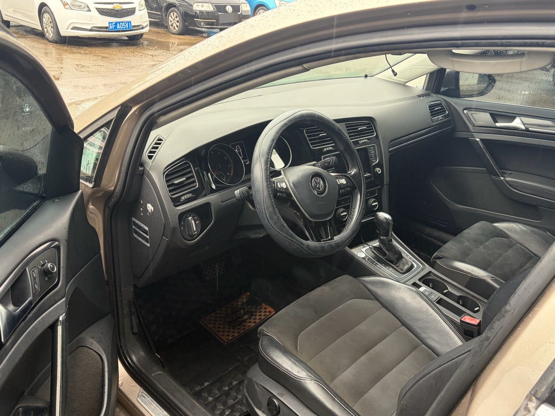 Volkswagen Golf 2014 car image #4