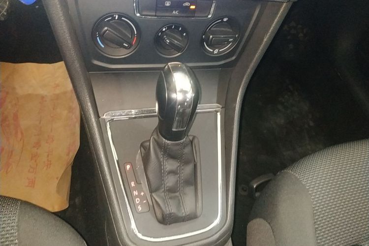 Volkswagen Bora 2016 image de voiture #14