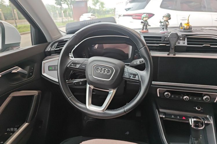 Audi Q3 2022 car image #12