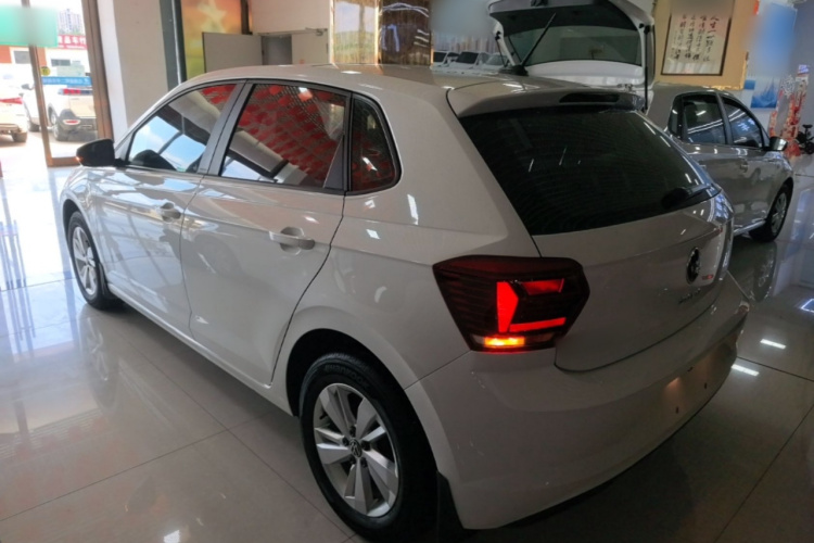 Volkswagen Polo 2021 car image #7