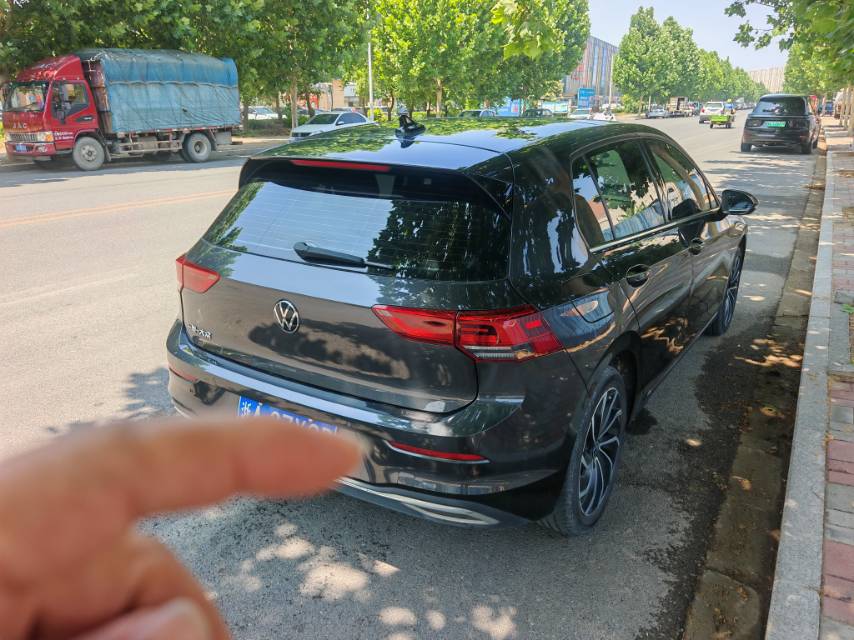 Volkswagen Golf 2022 car image #4
