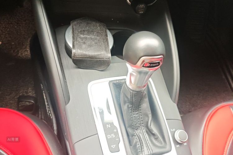 Audi A3 2019 car image #16