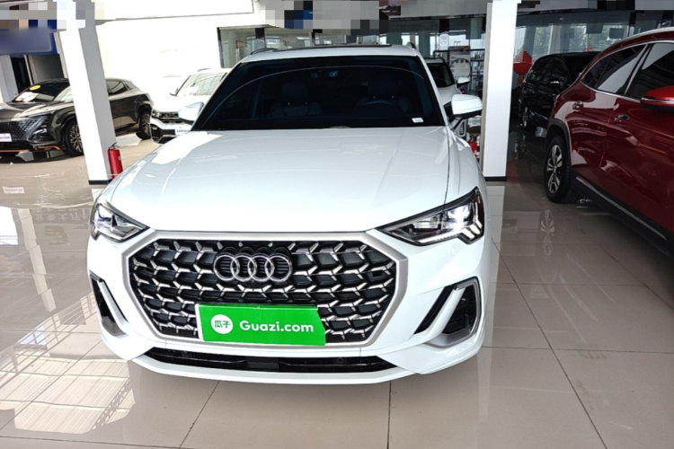 Audi Q3 2025 car image #3