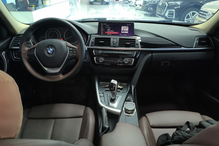 BMW 3 Series 2019 #10 BMW 3 Series 2019 car image #10