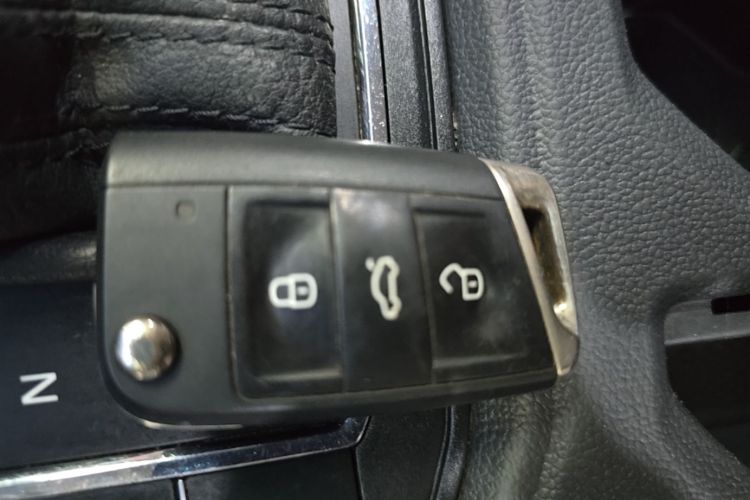 Volkswagen Lavida 2019 car image #9