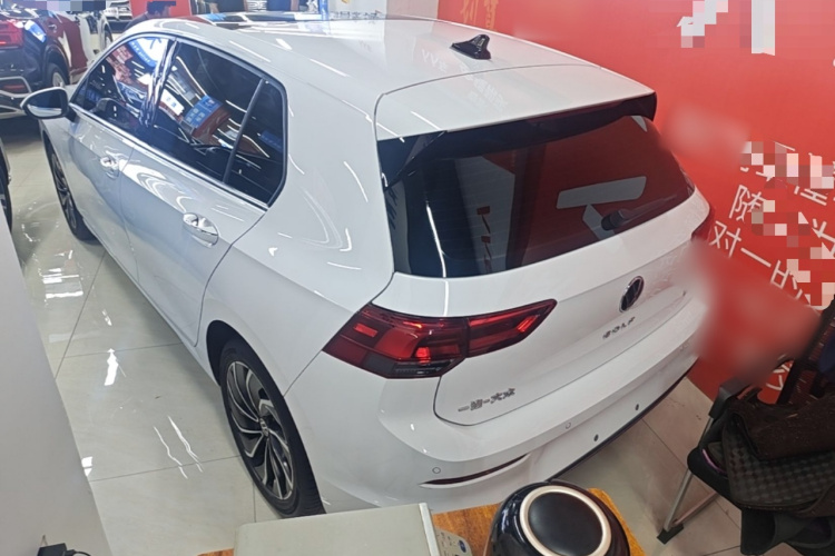 Volkswagen Golf 2024 car image #7