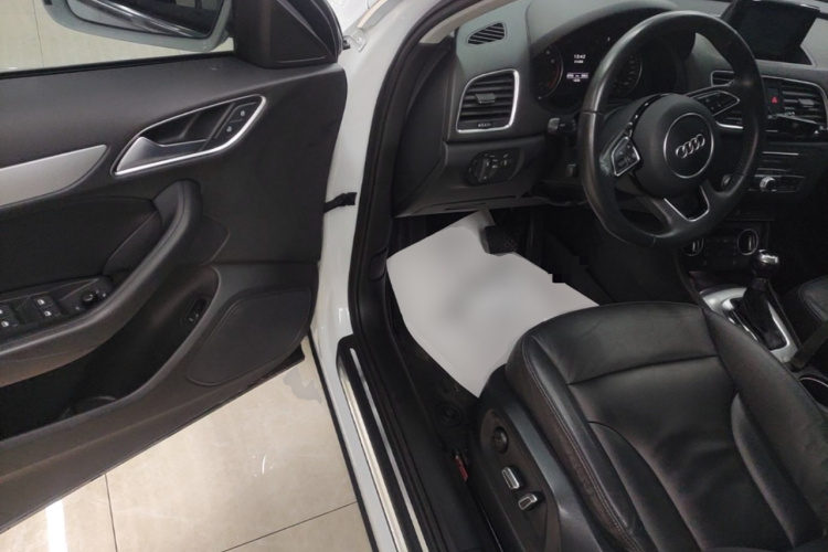 Audi Q3 2017 #16 Audi Q3 2017 car image #16