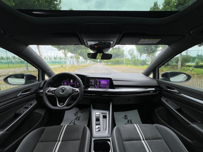 Volkswagen Golf 2022 car image #10