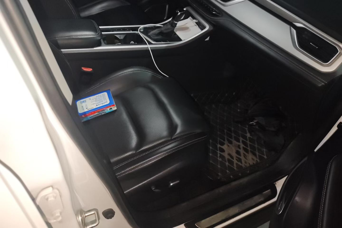 GEELY Vision X6 2020 car image #4