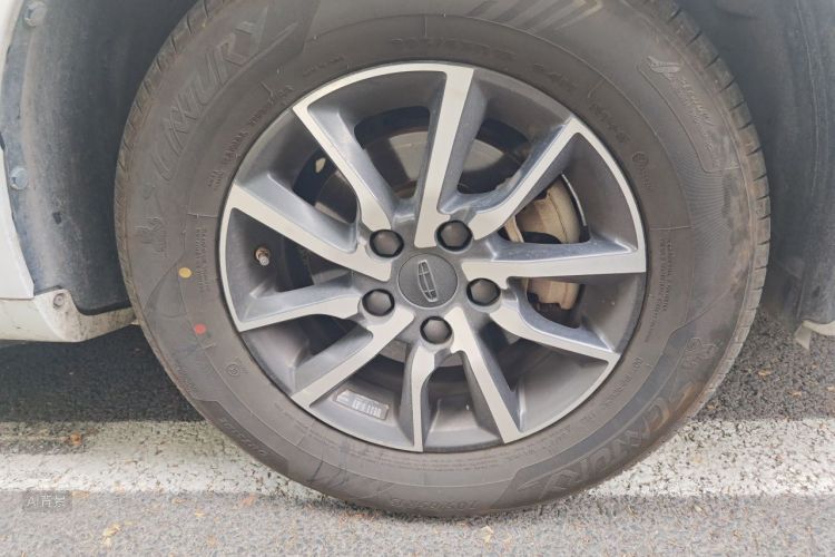 GEELY Emgrand 2019 car image #9