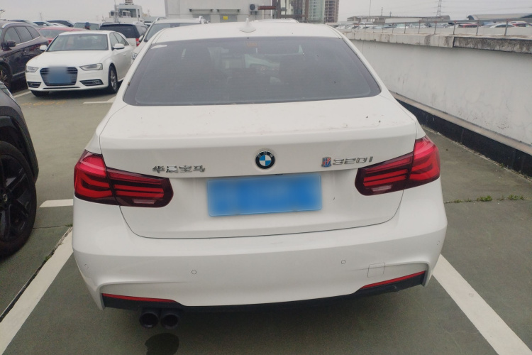 BMW 3 Series 2018 #6 BMW 3 Series 2018 immagine di auto #6