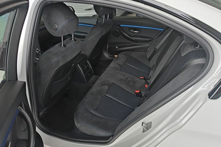 BMW 3 Series 2018 #17 BMW 3 Series 2018 car image #17