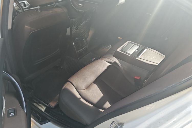 BMW 3 Series 2019 #19 BMW 3 Series 2019 car image #19