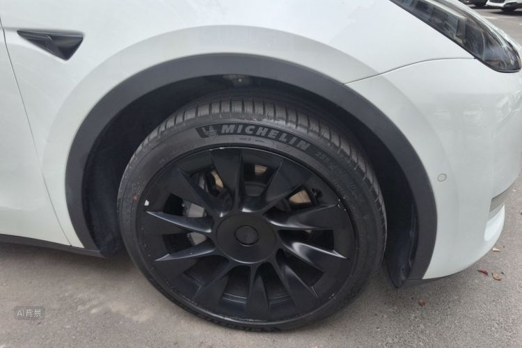 Tesla Model Y 2023 car image #9