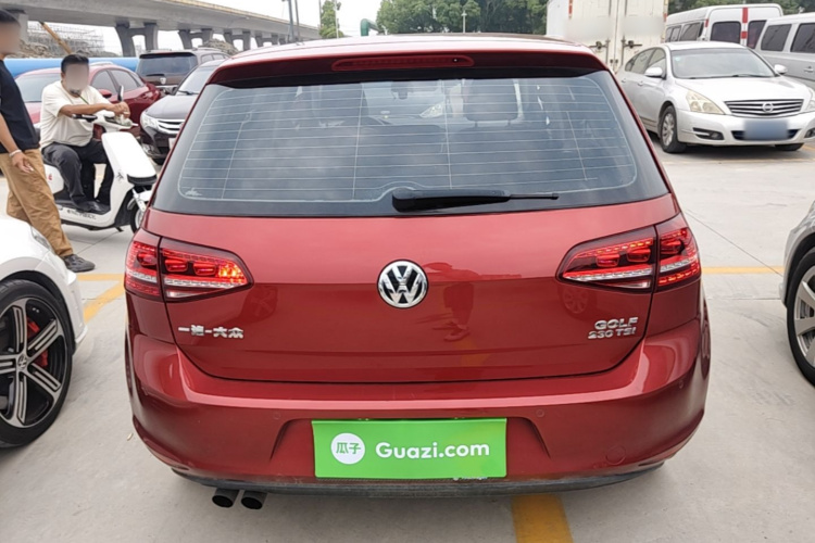 Volkswagen Golf 2017 car image #6