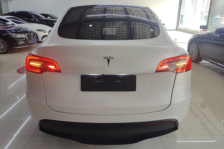 Tesla Model Y 2022 #6 Tesla Model Y 2022 car image #6