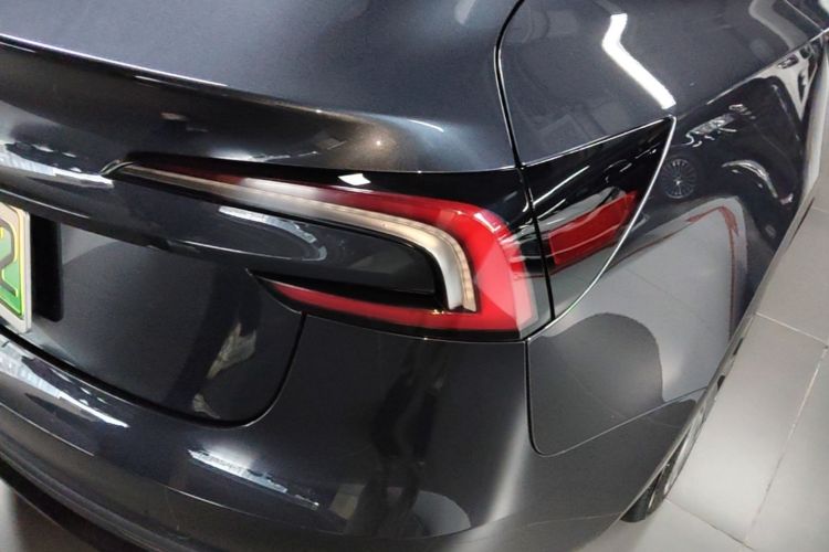 Tesla Model 3 2025 car image #8
