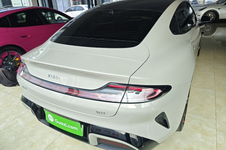 MI SU7 2025 car image #4