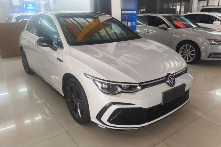 Volkswagen Golf 2022 car image #4