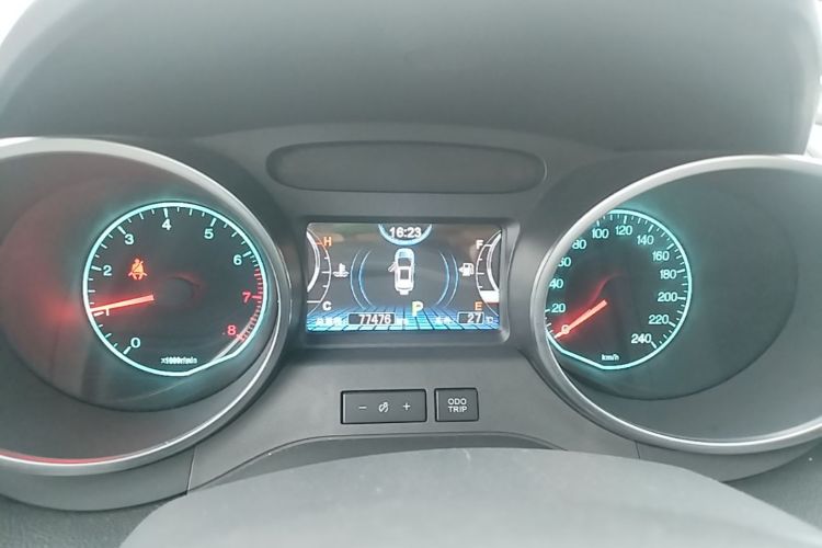 BYD Yuan 2017 #16 BYD Yuan 2017 car image #16
