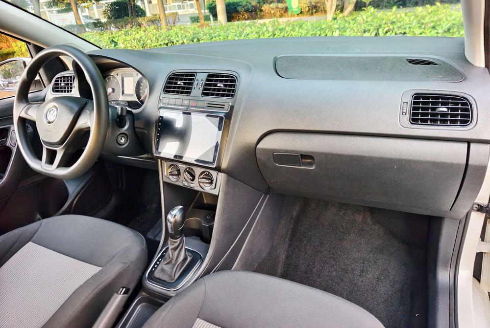 Volkswagen Polo 2017 car image #14