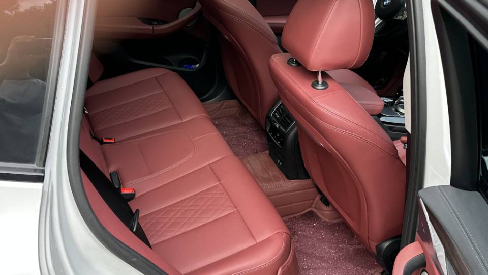 BMW X3 2024 car image #2