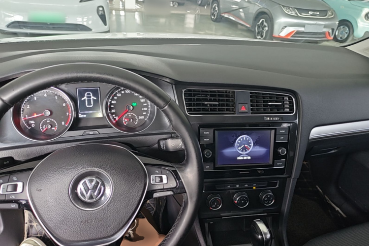 Volkswagen Golf 2018 #10 Volkswagen Golf 2018 car image #10