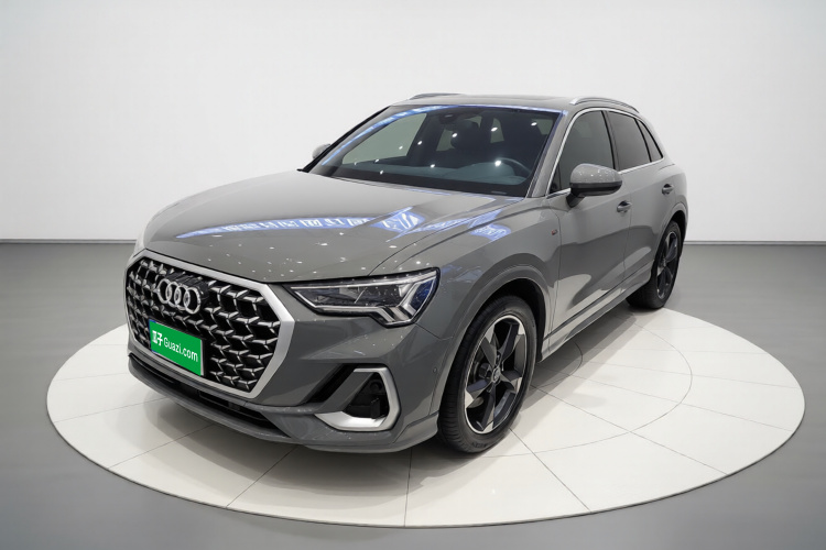 Audi Q3 2024 immagine di auto #2